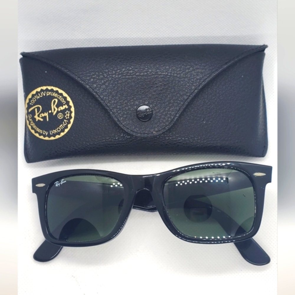 RAY-BAN Original WAYFARER classic Black Square Sunglasses- solid color- LIKE-NEW